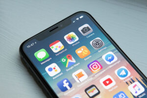 نام اپلیکیشن موبایل